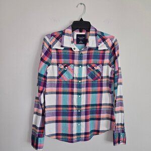 American Eagle Outfitters Semi-fitted Cotton Flannel Plaid Button up Medium
